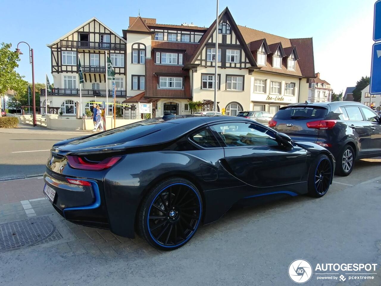 BMW i8