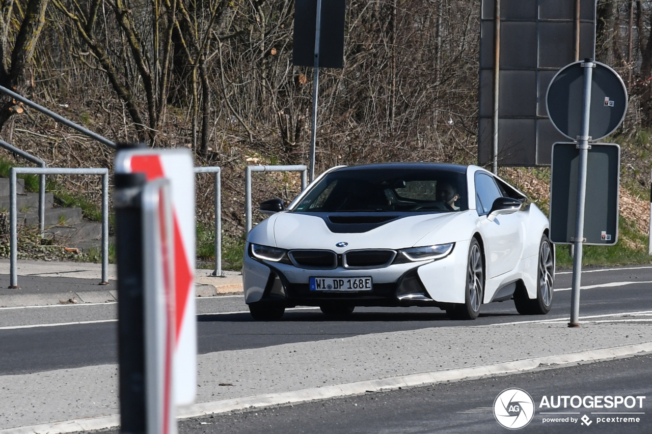 BMW i8