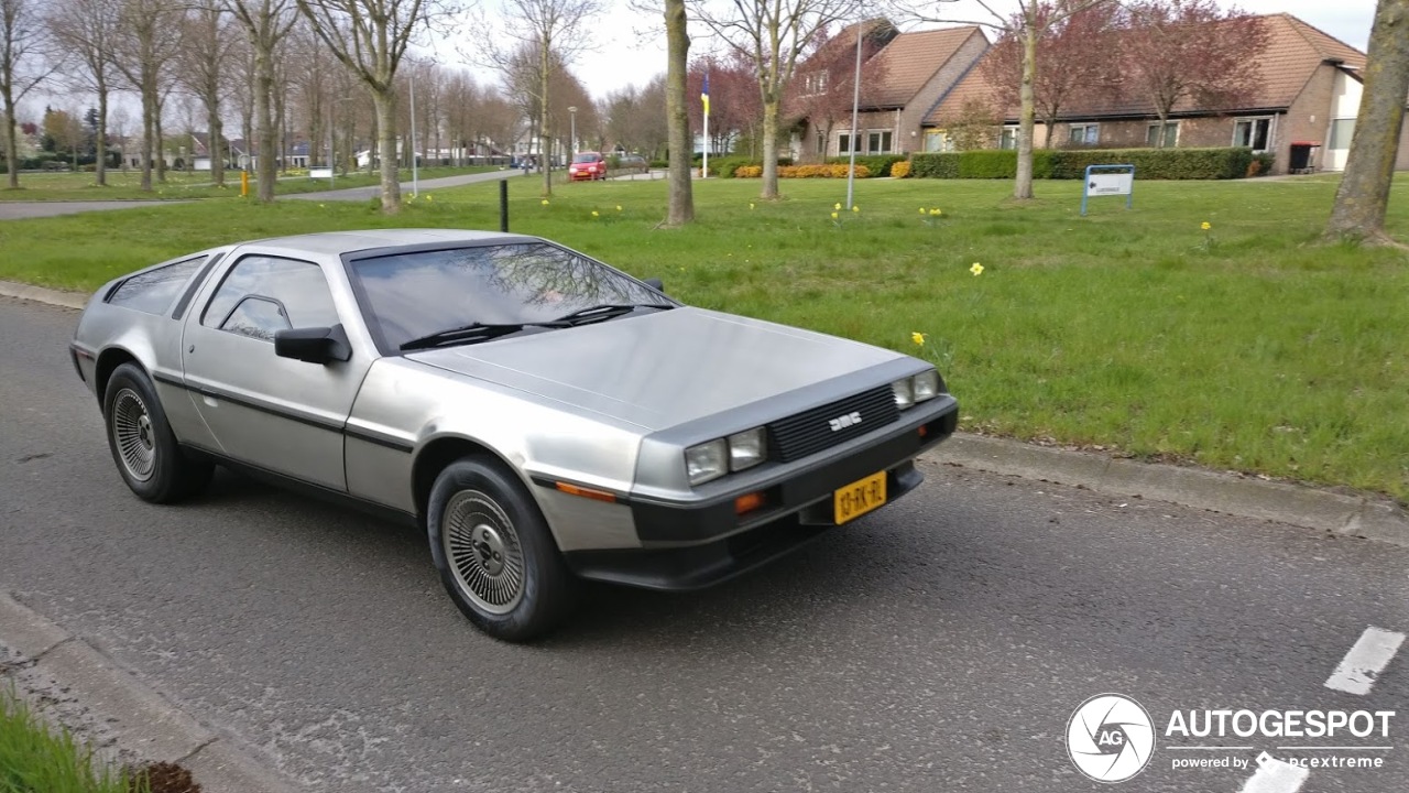 DeLorean DMC-12