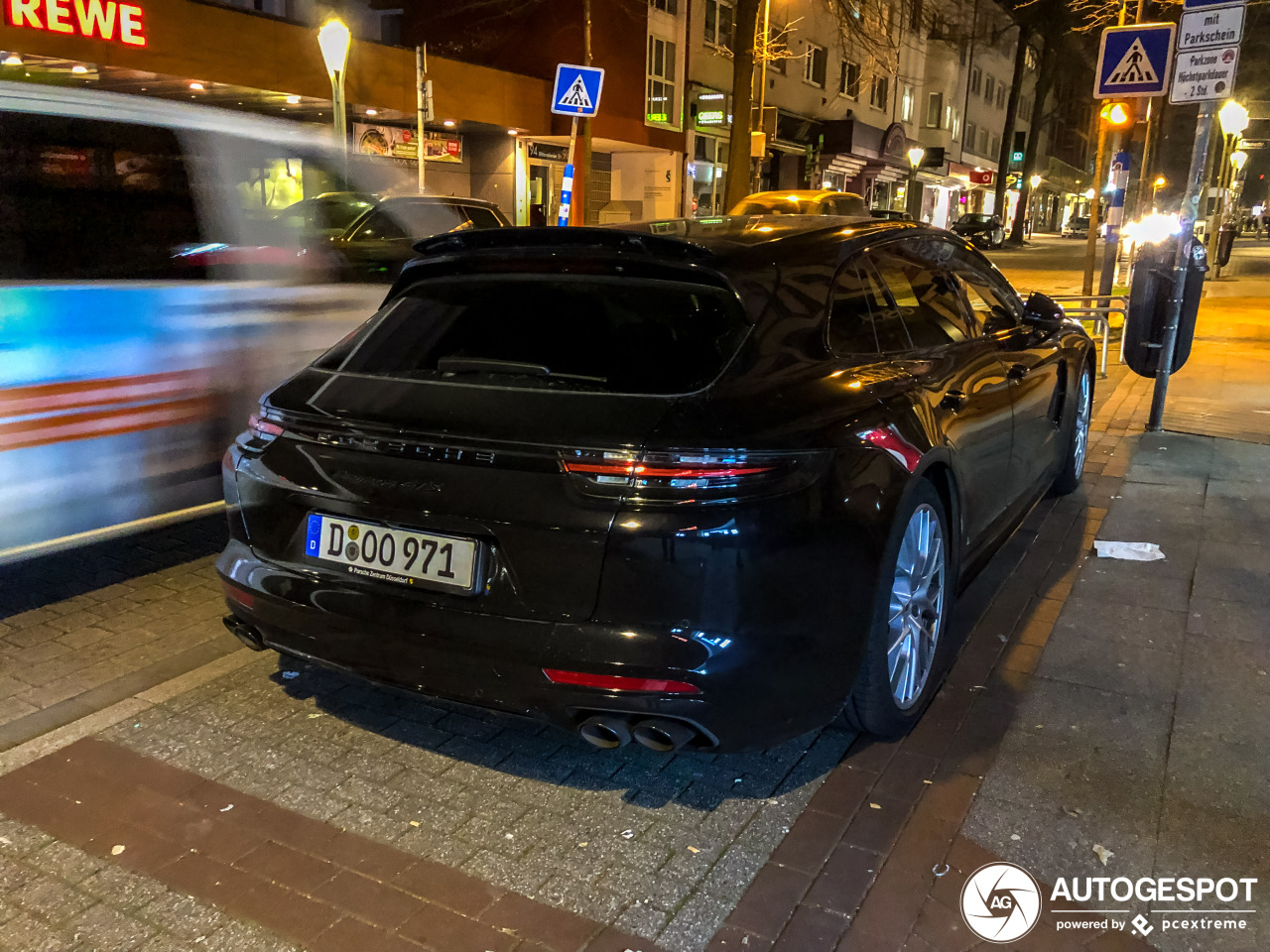 Porsche 971 Panamera GTS Sport Turismo