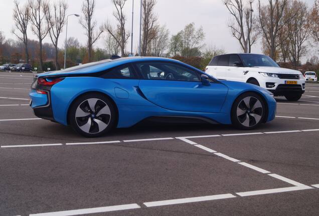 BMW i8