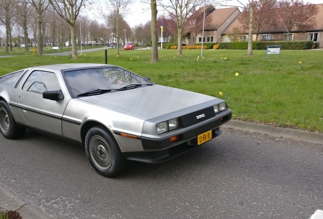 DeLorean DMC-12