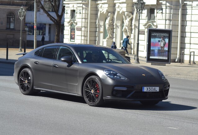 Porsche 971 Panamera Turbo