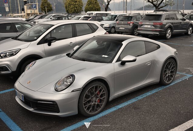 Porsche 992 Carrera 4S