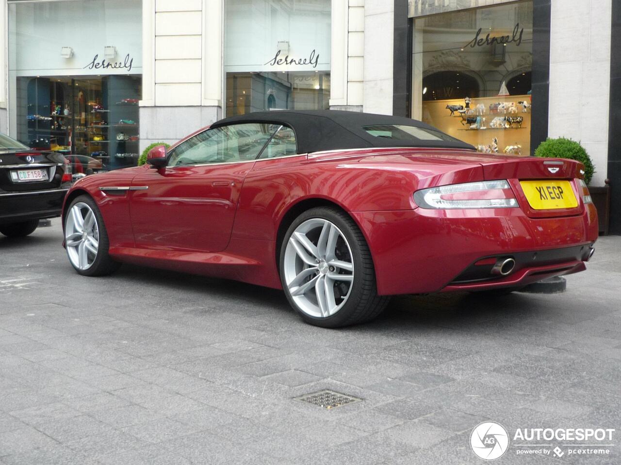 Aston Martin Virage Volante 2011