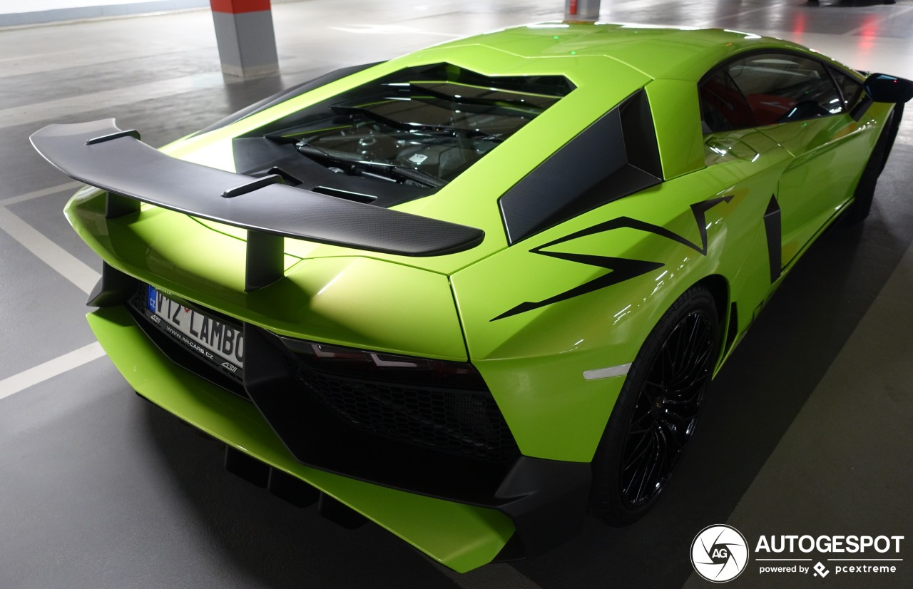 Lamborghini Aventador LP750-4 SuperVeloce