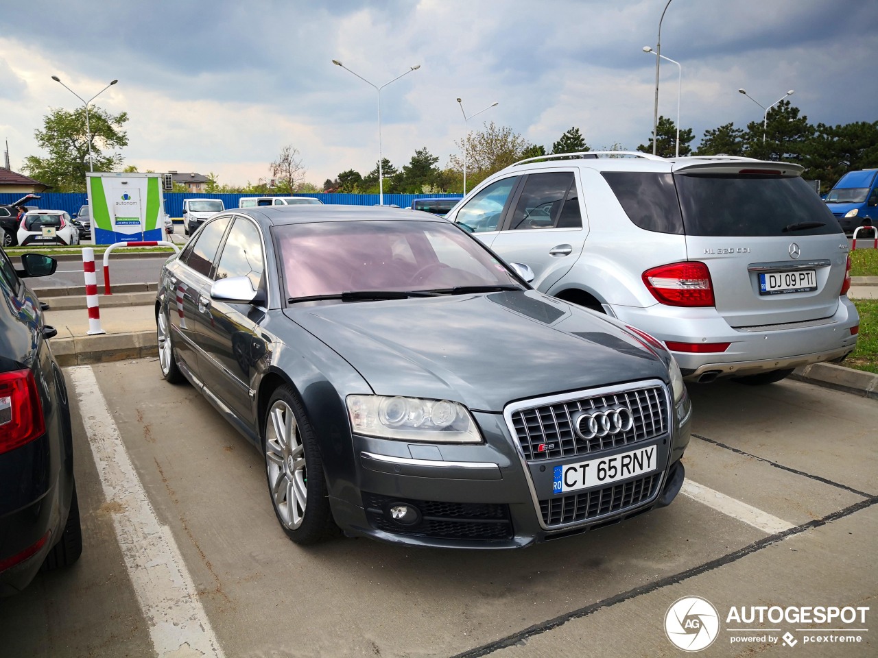 Audi S8 D3