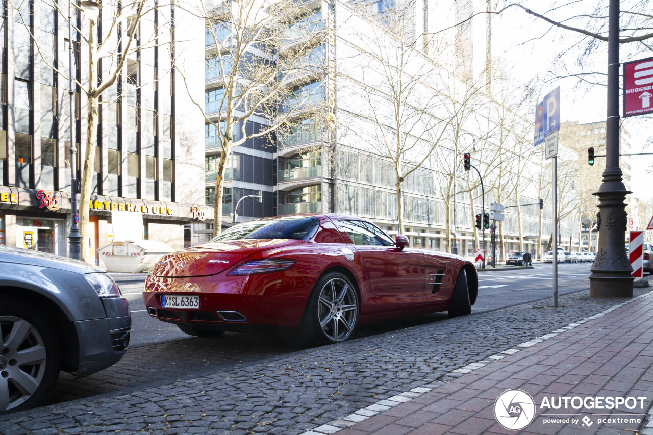 Mercedes-Benz SLS AMG