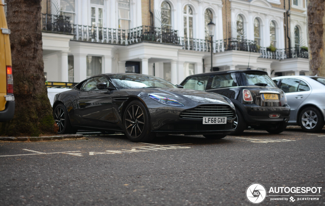 Aston Martin DB11 V8