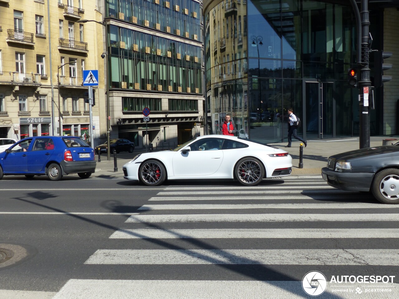 Porsche 992 Carrera 4S