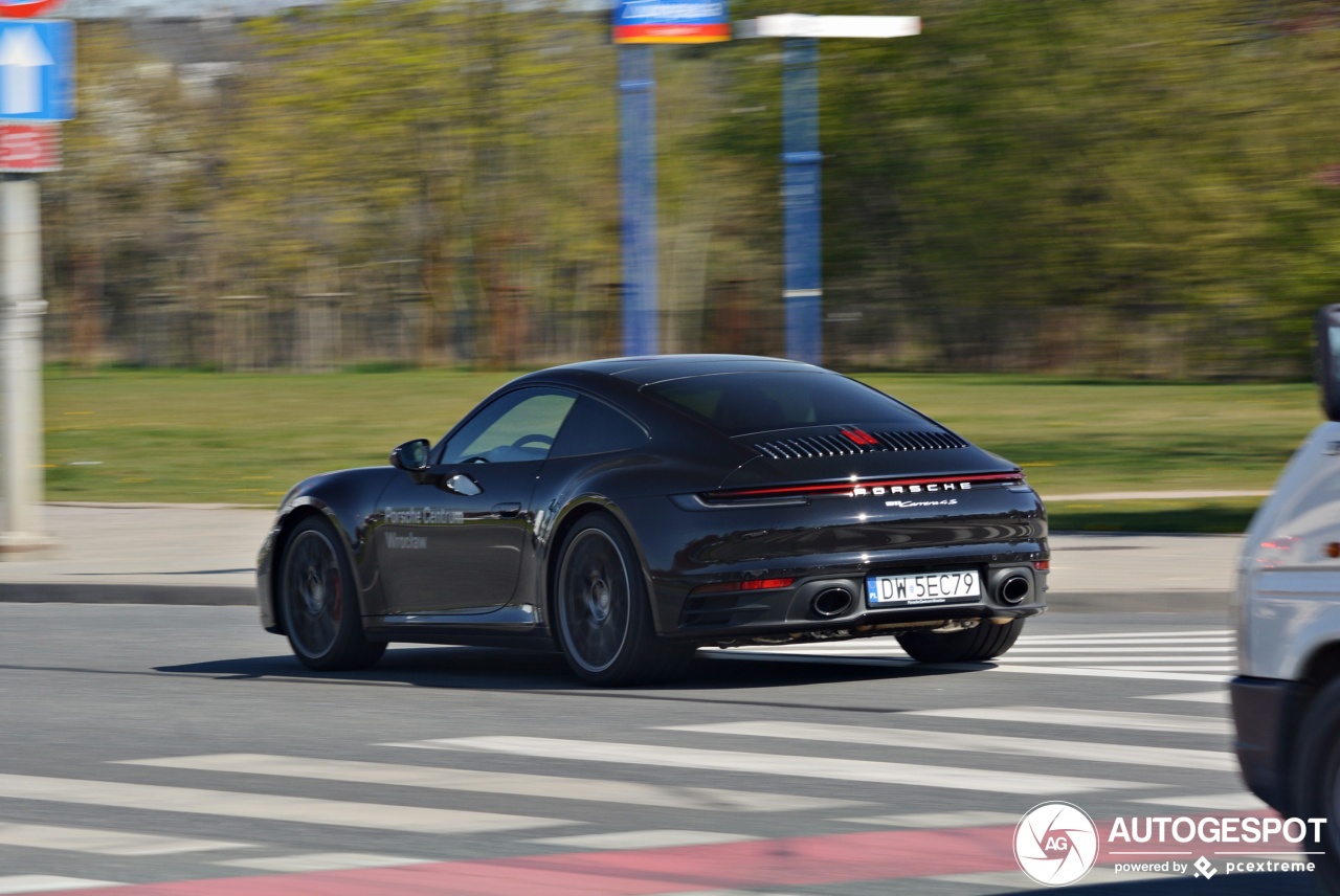 Porsche 992 Carrera 4S