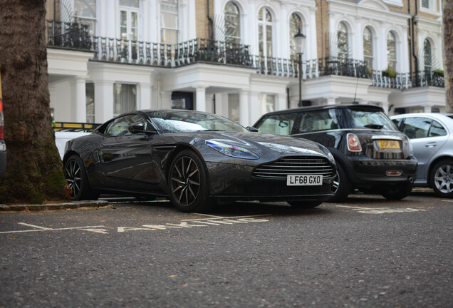 Aston Martin DB11 V8