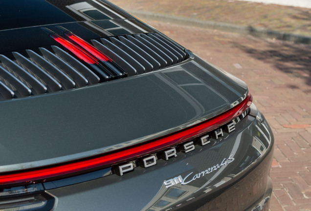 Porsche 992 Carrera 4S