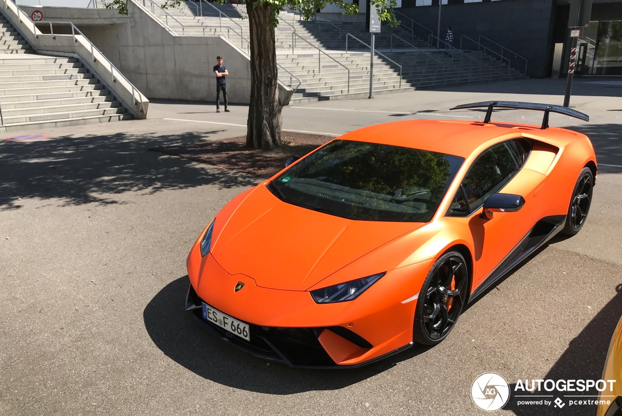 Lamborghini Huracán LP640-4 Performante