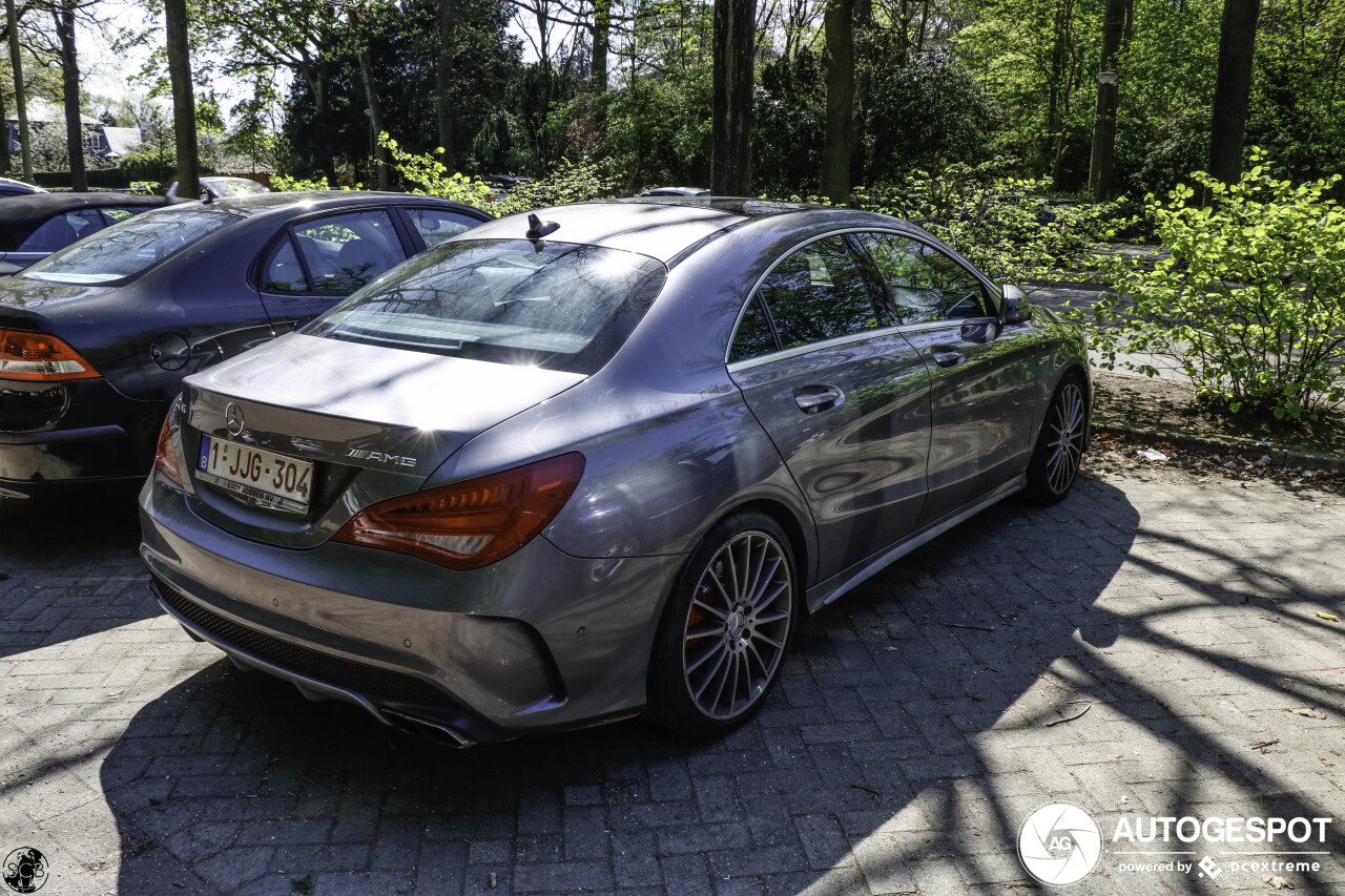 Mercedes-Benz CLA 45 AMG C117