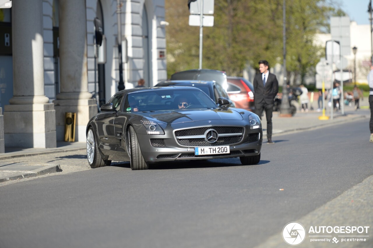 Mercedes-Benz SLS AMG