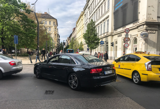 Audi S8 D4