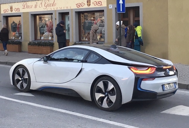 BMW i8