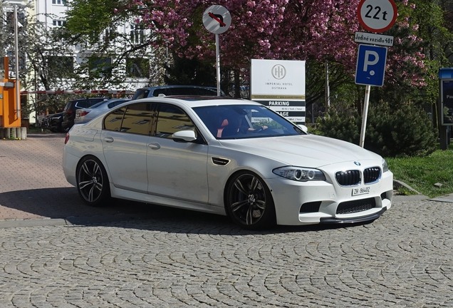 BMW M5 F10 2011