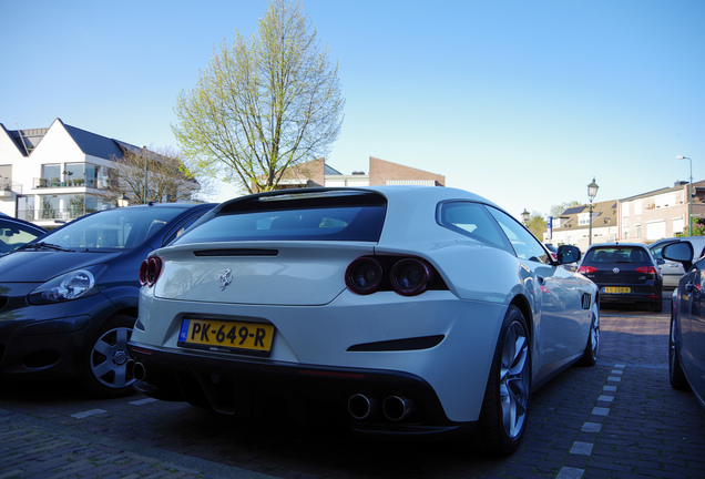 Ferrari GTC4Lusso T