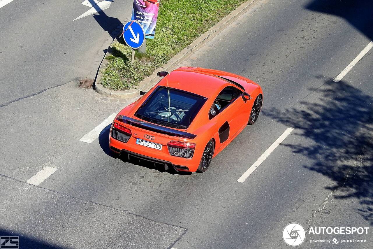 Audi R8 V10 Plus 2015