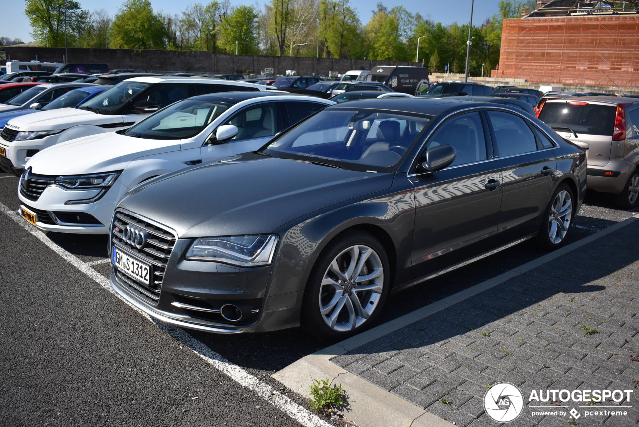 Audi S8 D4