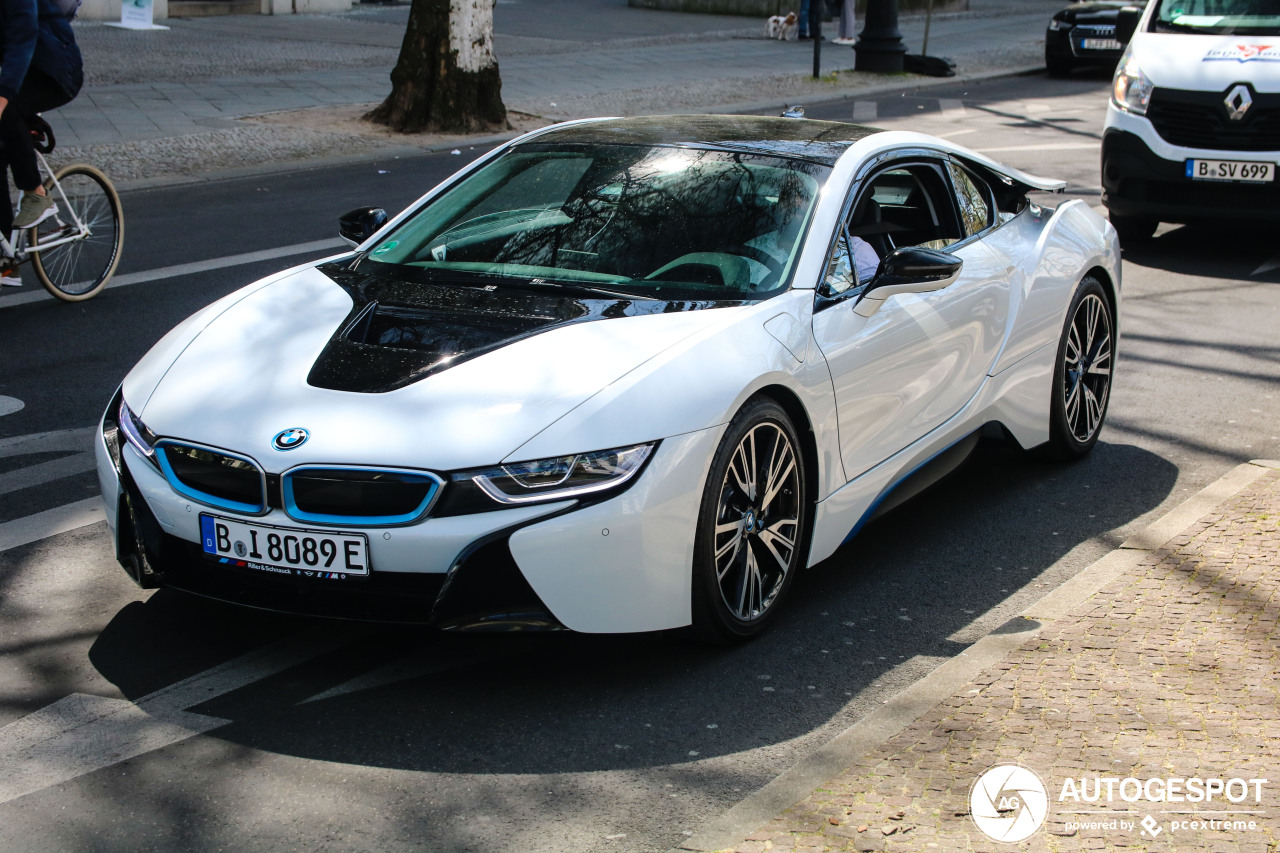 BMW i8