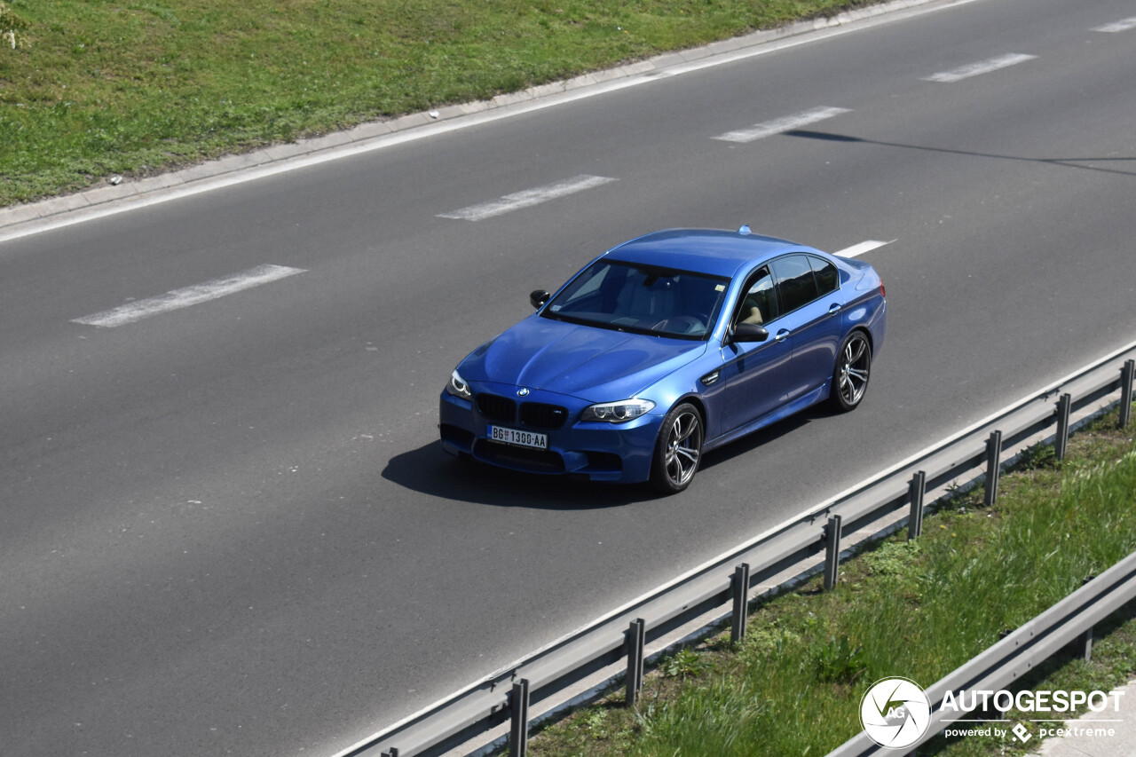 BMW M5 F10 2011