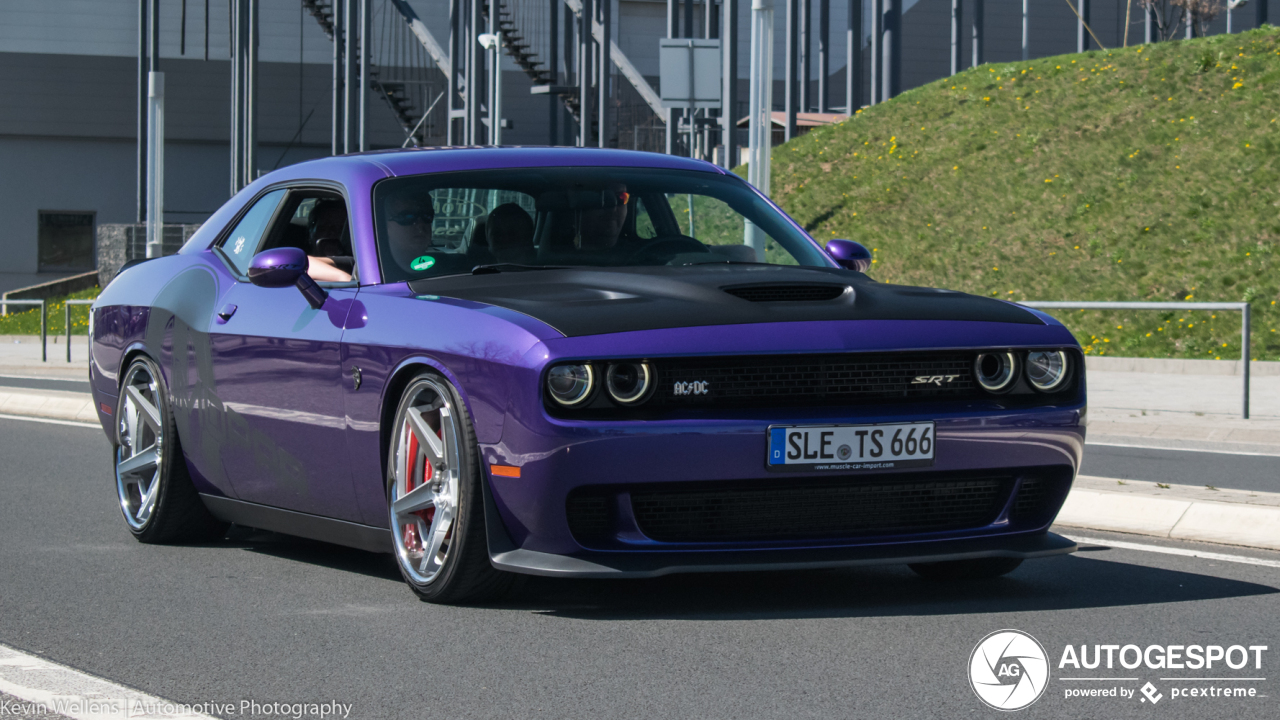 Dodge Challenger SRT Hellcat