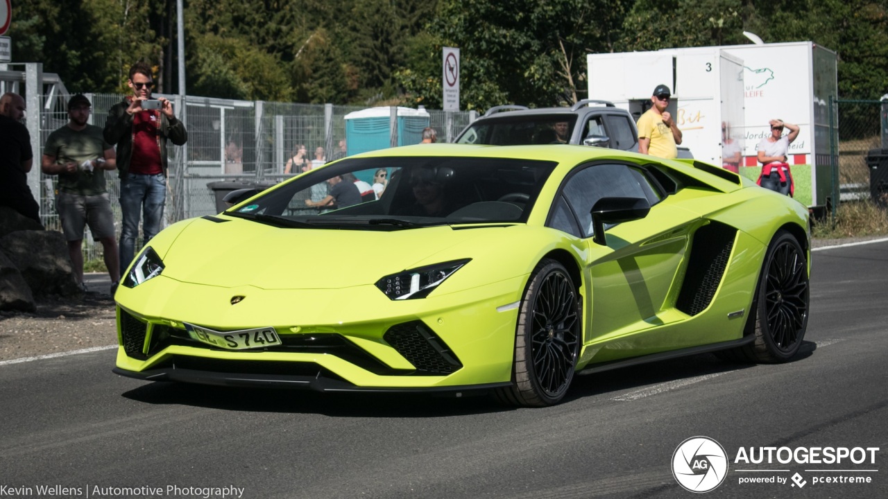 Lamborghini Aventador S LP740-4