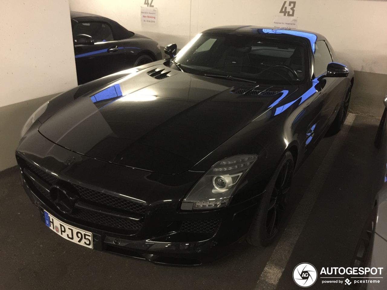 Mercedes-Benz SLS AMG