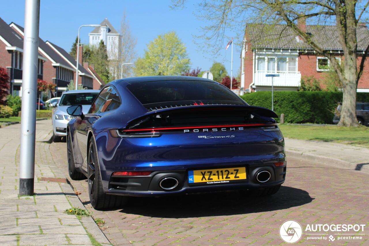 Porsche 992 Carrera 4S