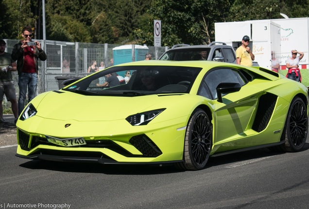 Lamborghini Aventador S LP740-4