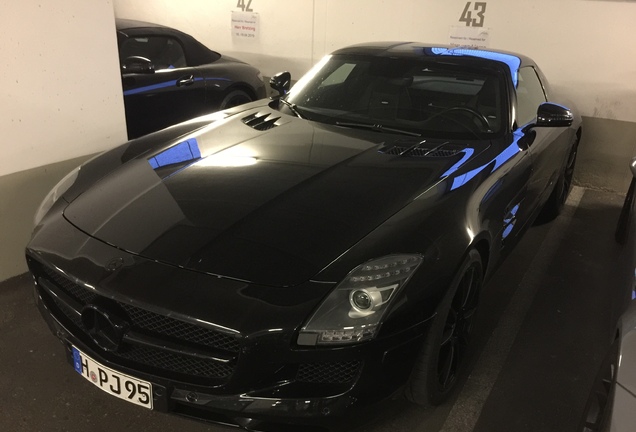 Mercedes-Benz SLS AMG