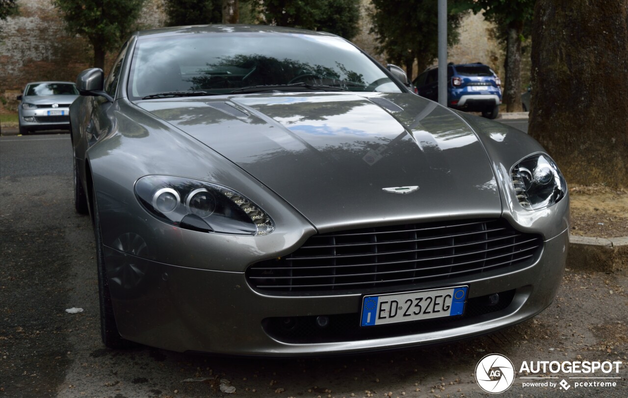 Aston Martin V8 Vantage