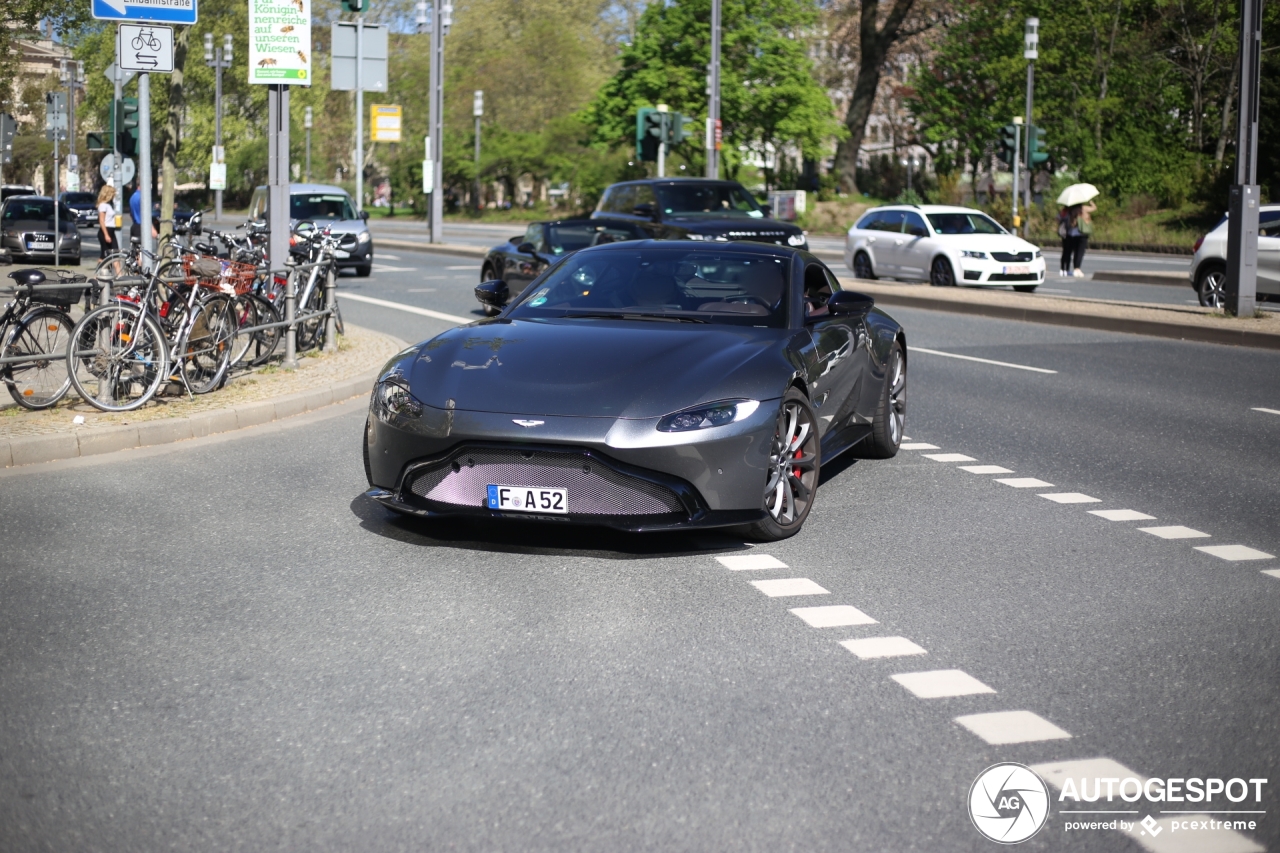 Aston Martin V8 Vantage 2018