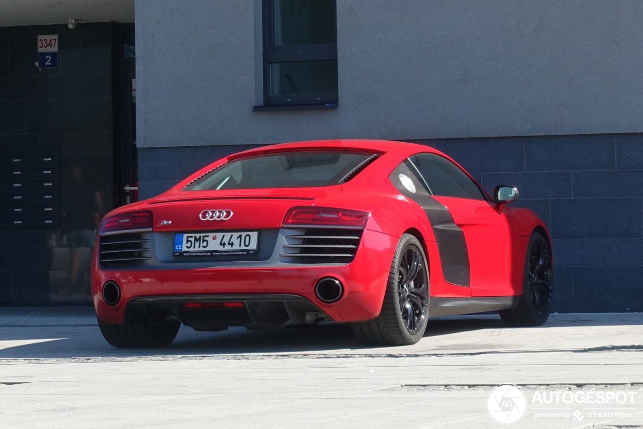 Audi R8 V10 Plus 2013