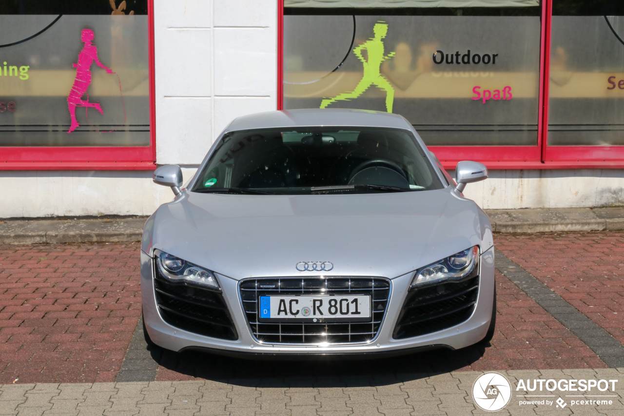 Audi R8 V10