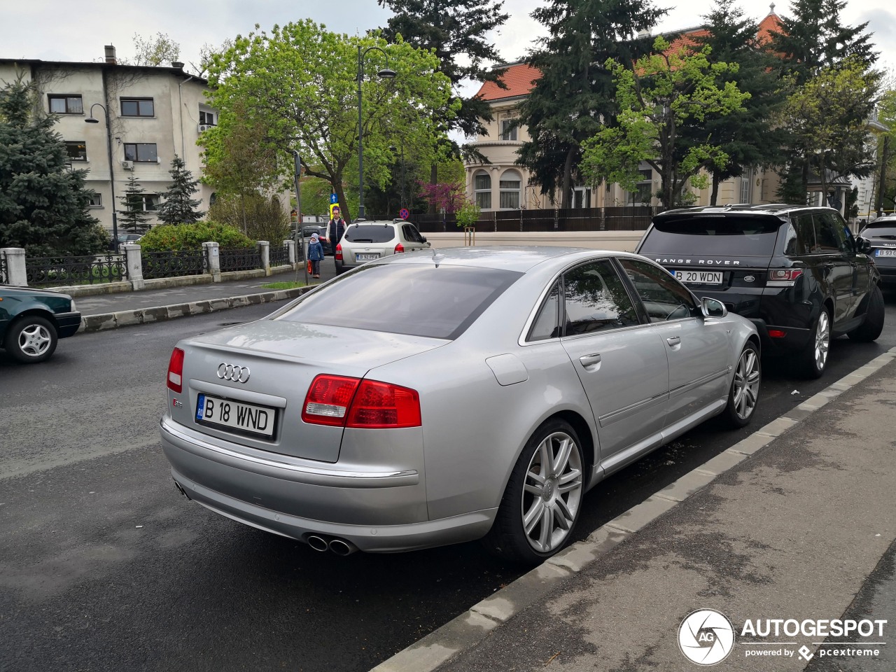 Audi S8 D3