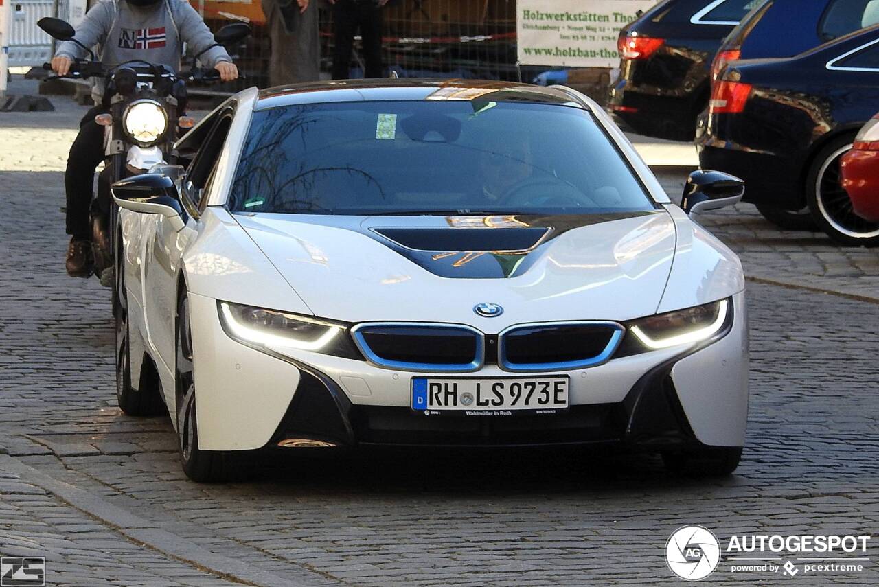 BMW i8