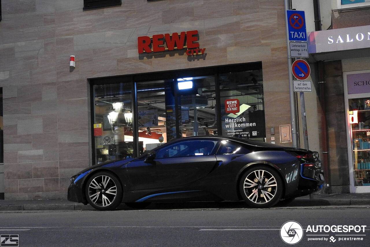 BMW i8