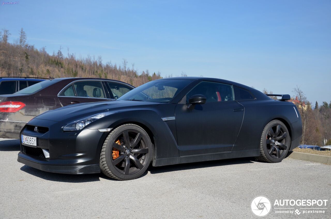 Nissan GT-R