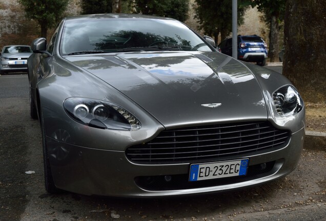 Aston Martin V8 Vantage