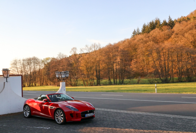 Jaguar F-TYPE R AWD Convertible