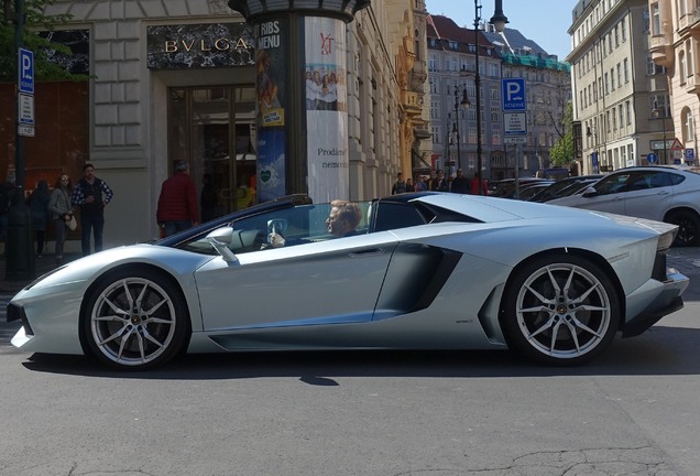 Lamborghini Aventador LP700-4 Roadster