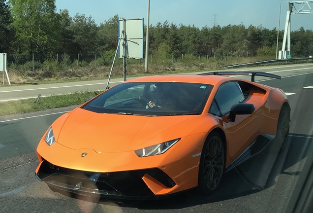 Lamborghini Huracán LP640-4 Performante