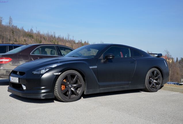 Nissan GT-R