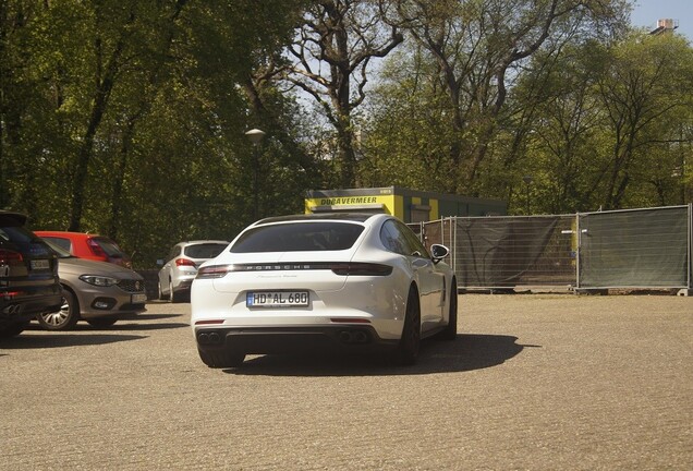 Porsche 971 Panamera Turbo