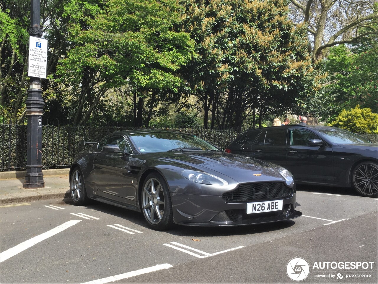 Aston Martin V8 Vantage