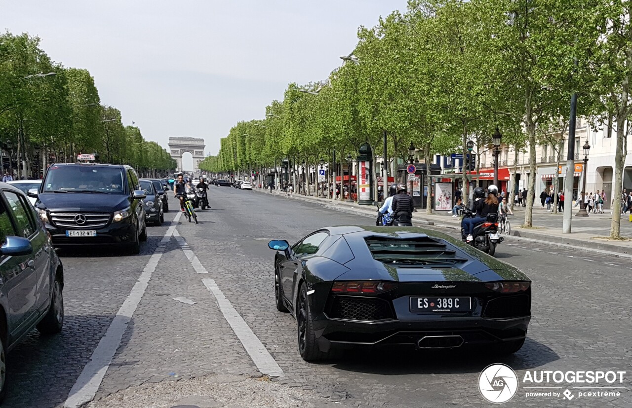 Lamborghini Aventador LP700-4